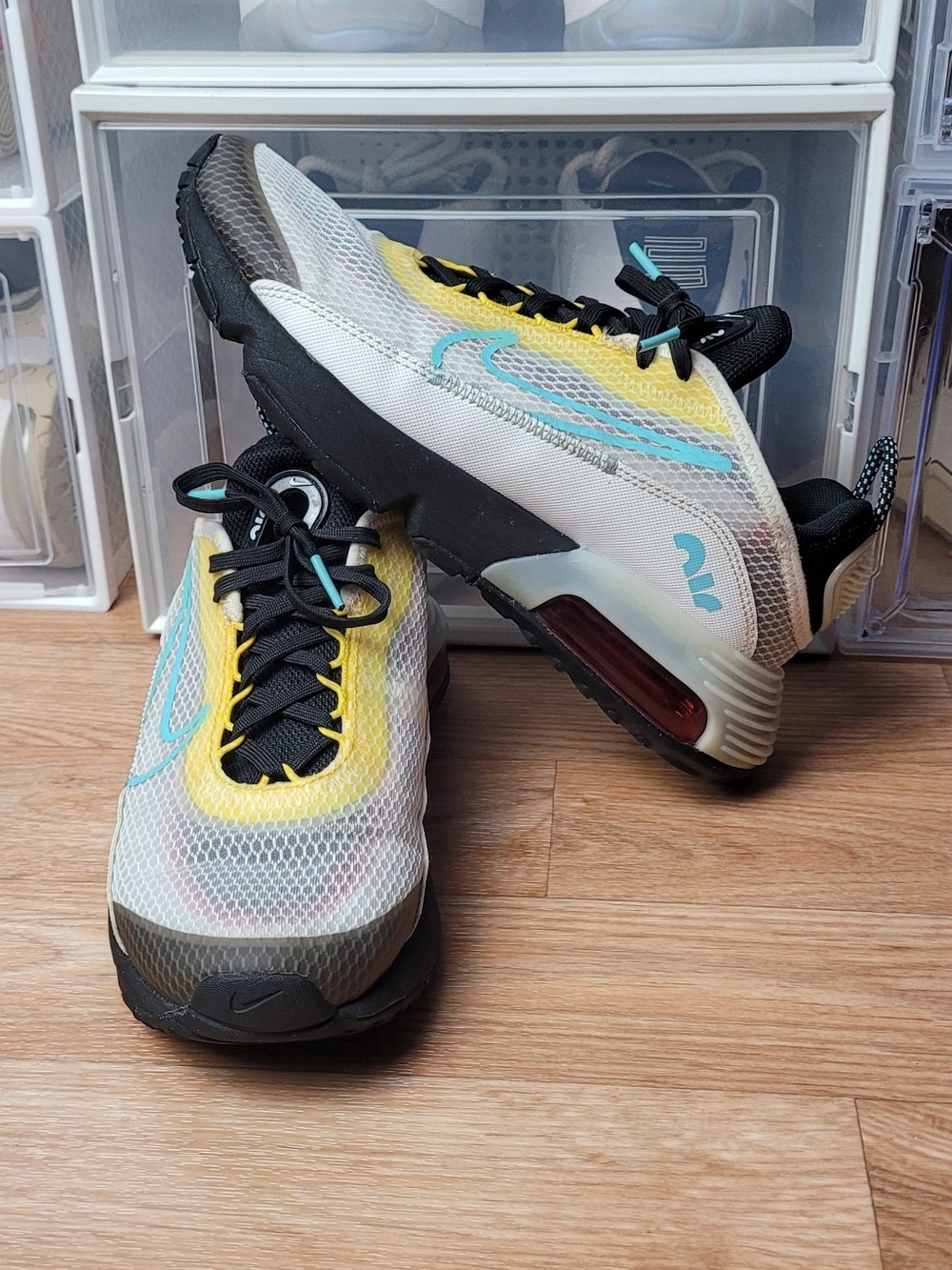 Nike Air 2090 GS Sneakers Youth Size 5y White Bleached Aqua
